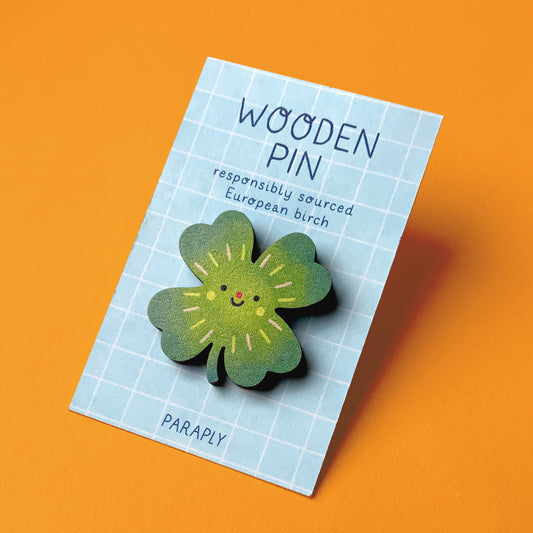 Wooden pin // Clover